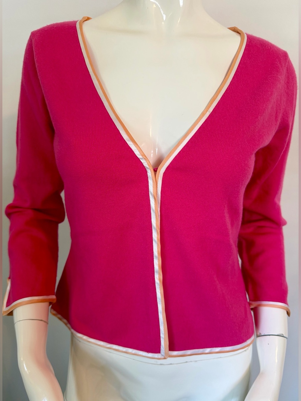 Lilly Pulitzer Bright Pink V-Neck Cashmere Cardigan w/Peach & White Trim. Sz L